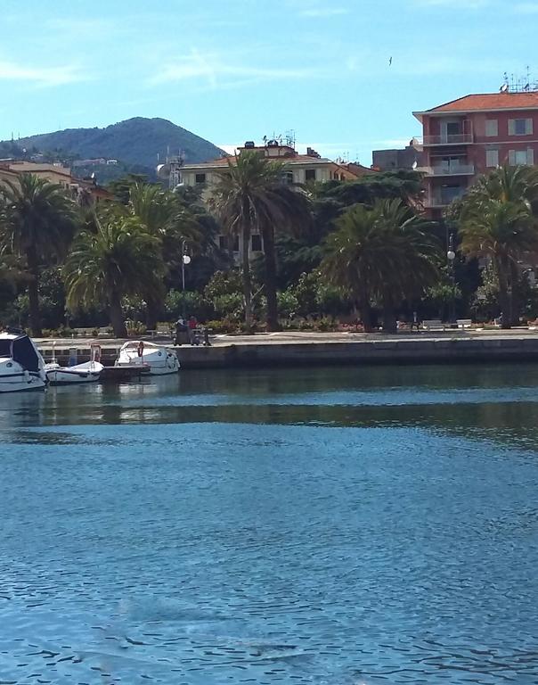 Appartamento Downtown Srl - Waterfront Cinque Terre La Spezia Esterno foto